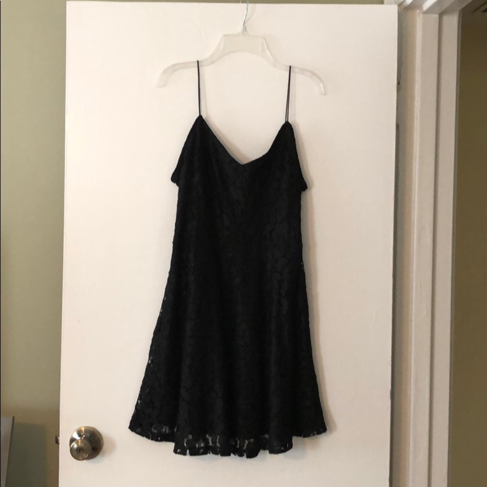 🆕: PAPER CRANE LITTLE BLACK LACE DRESS